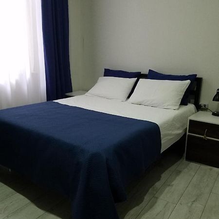 Nino'S Apartment In The Center Of Tbilisi Exteriör bild