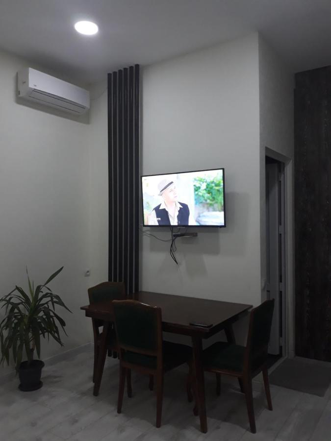 Nino'S Apartment In The Center Of Tbilisi Exteriör bild